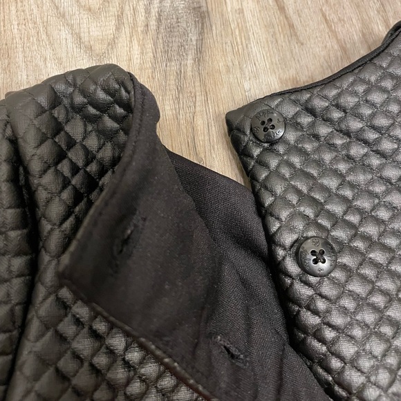 Faux Leather quilted top with gold metal zippers - Picture 13 of 14